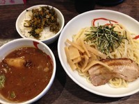 「濃厚魚介つけ麺＋サービス高菜ご飯」@背脂らーめん 宮本 西池袋店の写真