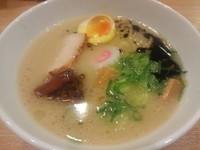「ミニ　 ミラノキングとんこつラーメン　850円」@CASA LUCAの写真