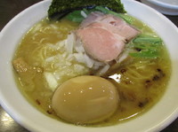 「味玉醤油らぁめん　「790円」」@濃厚道場 幸手本部の写真