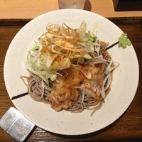 「ぴり辛鶏天そば（冷し）」@しぶそば 大井町店の写真