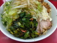 「小ねぎ汁なしニンニクカラメ+ピリ辛にらだれ」@ラーメン二郎 中山駅前店の写真