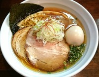 「【木曜限定】あご煮干らーめん 780円＋ﾛｰｽﾄﾁｬｰ他」@麺や 飛来の写真