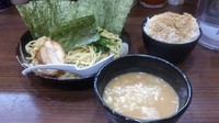 「魂心つけ麺+ライス・海苔(サービス)」@横浜家系らーめん 魂心家 藤沢店の写真