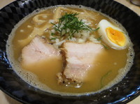 「【気まぐれ限定】赤城鳥の白湯煮干ラーメン」@麺＆cafe Coi.Coi.の写真