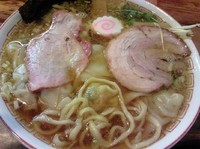 「ワンタンメン小盛（750円）」@手打中華 とらや 分店の写真