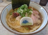 「【2周年限定そば】感謝(驚)中華そば900円(淡口)」@中華そば 四つ葉の写真