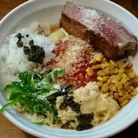「【限定】ピザまぜそば（追い飯付き）  ９８０円」@はりけんラーメンの写真