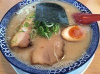 「博多とんこつ+半ちゃん+鶴亀餃子／￥680+300+260」@博多ラーメン鶴亀堂 三芳藤久保店の写真