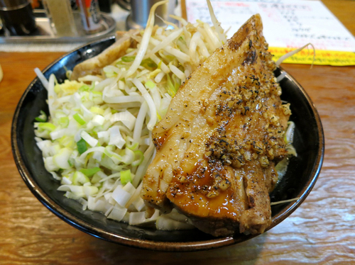 ラーメン小+豚テキサスステーキ