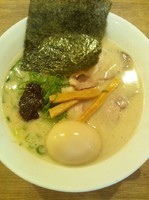 「名古屋白豚骨（味玉トッピング）」@名古屋豚骨 一番軒の写真