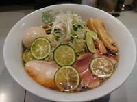 「【季節限定】冷しすだちらぁめん800円＋味玉」@中華蕎麦 瑞山（ZUIZAN）の写真