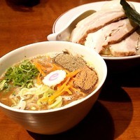 「特製濃厚つけ麺」@麺屋ジャイアンの写真