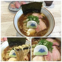 「【２周年記念】特製感謝（驚）中華そば・濃口 ＋ヒラマサの握り」@中華そば 四つ葉の写真