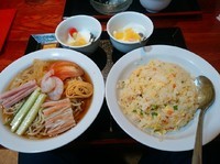 「冷し中華と半チャーハンのセット980円」@中国本場的料理 華龍飯店 高崎モントレー店の写真