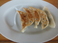 「餃子350円(クーポンで無料)＆和風魚介つけ麺780円」@中華そばつけ麺 魚介の達人 久兵衛 取手店の写真