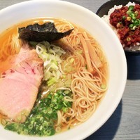 「煮干蕎麦（醤油）750円大蒜辛肉飯 130円」@喜乃壺の写真