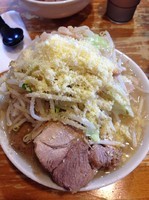 「なみのり二郎(小 野菜マシマシ 脂)チーズ100円」@ラーメン二郎 八王子野猿街道店2の写真