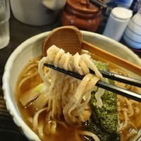 「中華そば大盛、全粒粉麺平打ち」@中華そば 花菱の写真