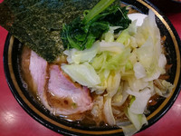 「ラーメン、キャベツ、白玉（くずれ）」@家系総本山 ラーメン吉村家の写真