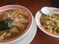 「醤油ラーメン「司」半チャーハンランチ810円」@幸楽苑 水戸末広店の写真