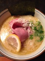 「【気まぐれ】鶏白湯」@中華そば 四つ葉の写真