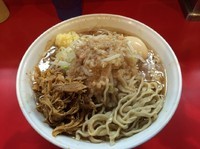 「小ラーメン 味玉変更 アブラ ニンニク とりほぐし」@麺屋 桐龍の写真
