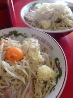 「ラーメン ¥680 まぜそば ¥780」@赤ひげラーメンの写真