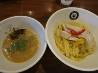 「燻製鶏白湯つけめん　　800円」@RAMEN GOTTSUの写真