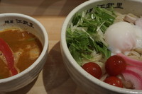 「限定カリーつけ麺「赤」（中盛り無料）＋温玉肉付き」@麺屋 江武里の写真