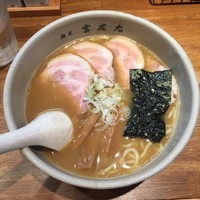 「らーめん＋チャーシュー（3枚）」@麺屋吉左右の写真