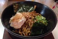 「油そば大盛(650円＋100円)」@らーめんと餃子のカエル家の写真