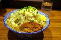 「らーめん並(ニンニク・アブラ)800円」@ラーメン燈郎の写真