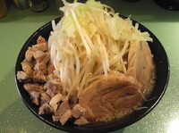 「らーめん、細切れチャーシュー」@ラーメン107の写真