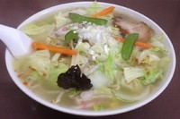 「タンメン＋手作り餃子(3個)800円＋300円」@まんてんの写真