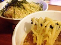 「金のつけ麺(魚介豚骨)(800円)」@麺屋 三士 横浜ベイクォータ店の写真