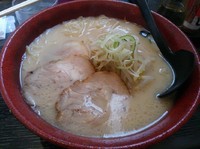 「とんこつらーめん　（大盛り）」@らーめん まるやの写真