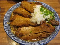 「カレーラーメン中盛（８５０円）＋豚チャーシュー増し」@ラーメン燈郎の写真