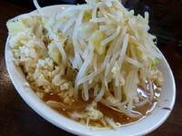 「濃厚豚骨醤油ラーメン（普通盛）」@麺屋 鳳の写真