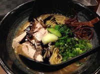 「極濃豚骨らーめん＋マー油」@極濃豚骨 らーめん小僧の写真