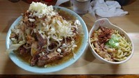 「富士丸ラーメン（850円）＋白・アブリセット　ヤサイニンニク」@ラーメン富士丸 明治通り都電梶原店の写真