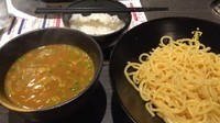 「カレーつけ麺 並盛り 半ライス サービス ¥900」@かれー麺 実之和 南青山店の写真