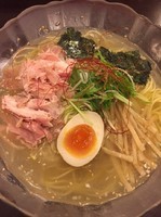 「塩冷しらーめん(夏季限定麺)880円」@中村屋の写真
