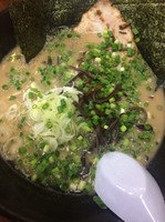「豚骨ラーメンまる」@博多ラーメン とんこつ家の写真