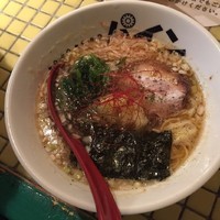 「エビ塩ラーメン」@パイナップルラーメン屋さん パパパパパインの写真