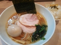 「らーめん中太麺、味玉、サービスライス」@らーめん将貴の写真