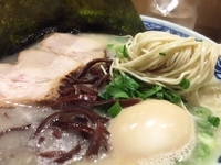 「博多ラーメン(680円)」@由○ 品川港南店の写真