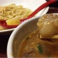 牛ホルモンのつけ麺(800円)