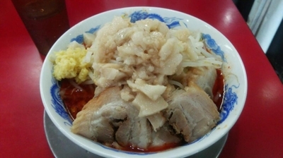 「辛ラーメン 豚マシ \970」@ジャンクガレッジ 東大宮店の写真