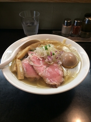 「味玉塩そば 中盛り」@麺処 晴の写真