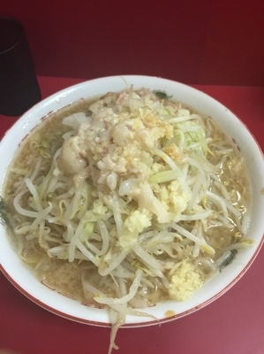 「小ブタ ヤサイ ニンニク カラメ」@ラーメン二郎 京急川崎店の写真